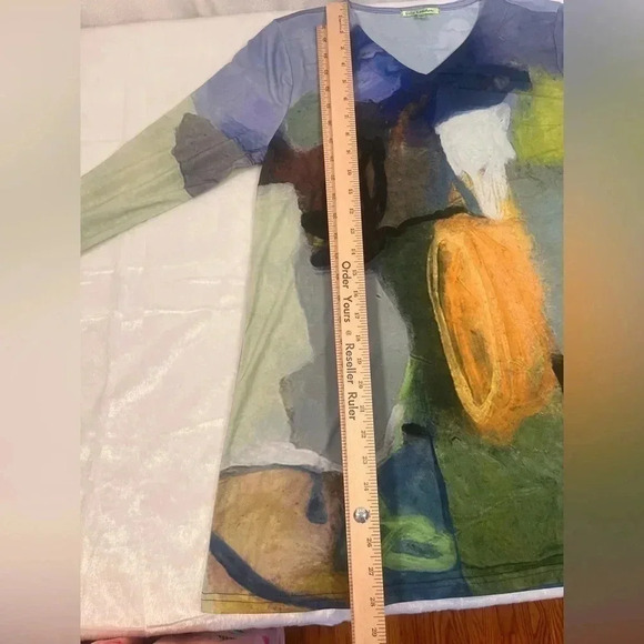 Lily London Abstract Knit Top - Picture 6 of 8